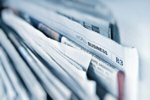 並んだ新聞